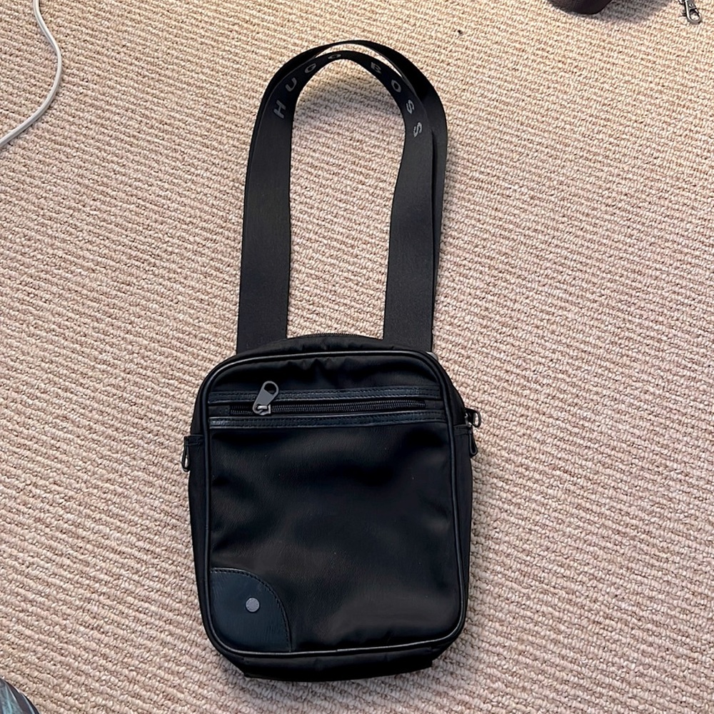 Hugo boss messenger bag